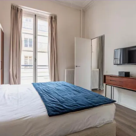 Apartment Elegant Saint Paris