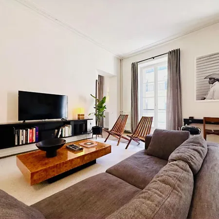 Elegant Saint Apartment