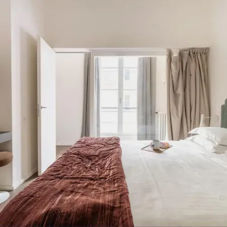 Elegant Saint Apartment
