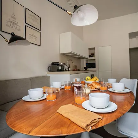 Elegant Saint Apartment